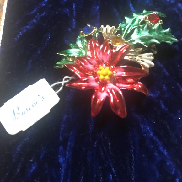 BROOCH POINSETTIAS HOLLY BERRIES RHINESTONE PIN CHRISTMAS IN JULY!!!! - Picture 5 of 7